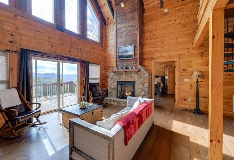 Bryson City Getaway: Private Hot Tub & Scenic View