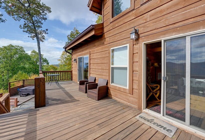 Bryson City Getaway: Private Hot Tub & Scenic View