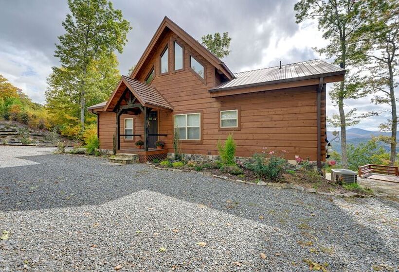 Bryson City Getaway: Private Hot Tub & Scenic View