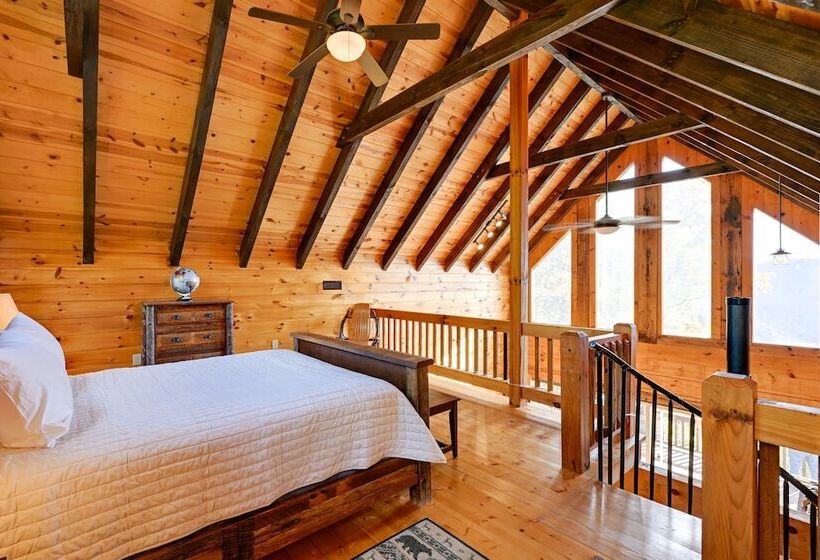 Bryson City Getaway: Private Hot Tub & Scenic View