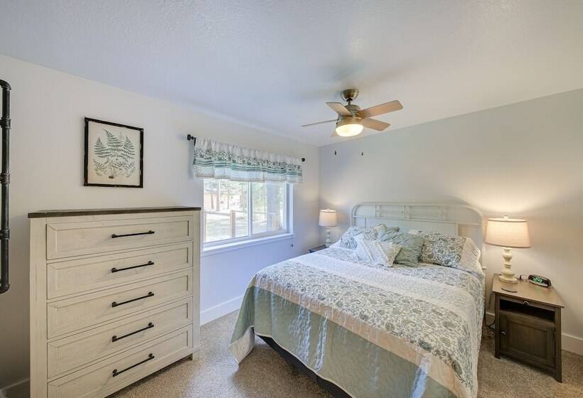 Charming Idaho Home W/ Hot Tub, Near Beaches!