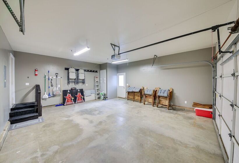 Charming Idaho Home W/ Hot Tub, Near Beaches!