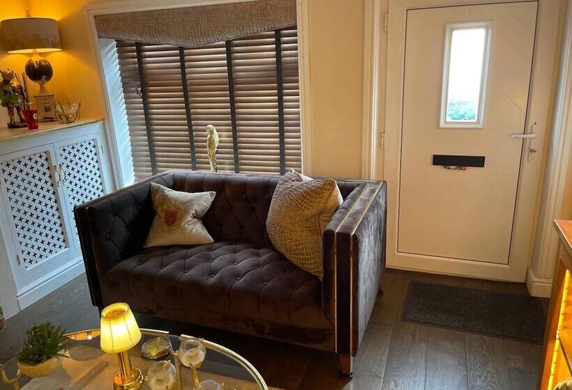 Cosy Cottage    2 Bed High End Cottage In Bawtry