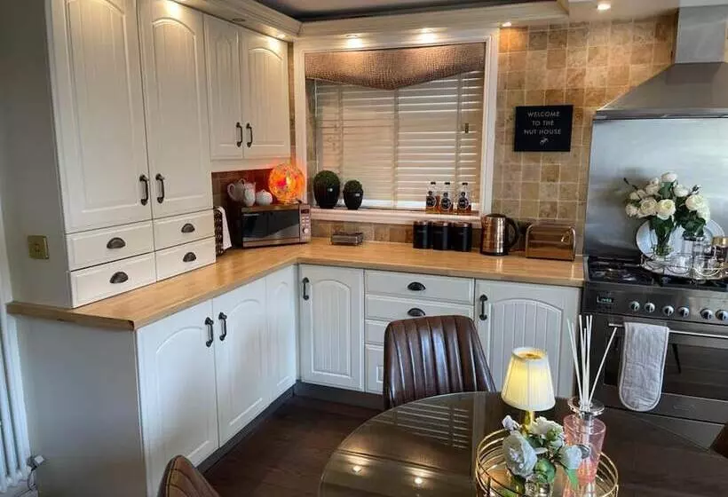 Cosy Cottage    2 Bed High End Cottage In Bawtry