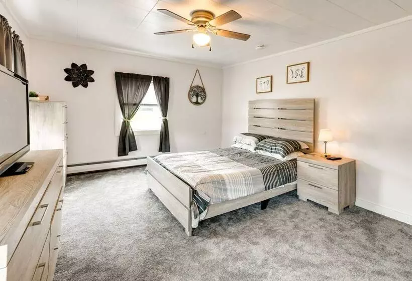 Cozy Vermont Escape   Patio, Lake & Mountain Views