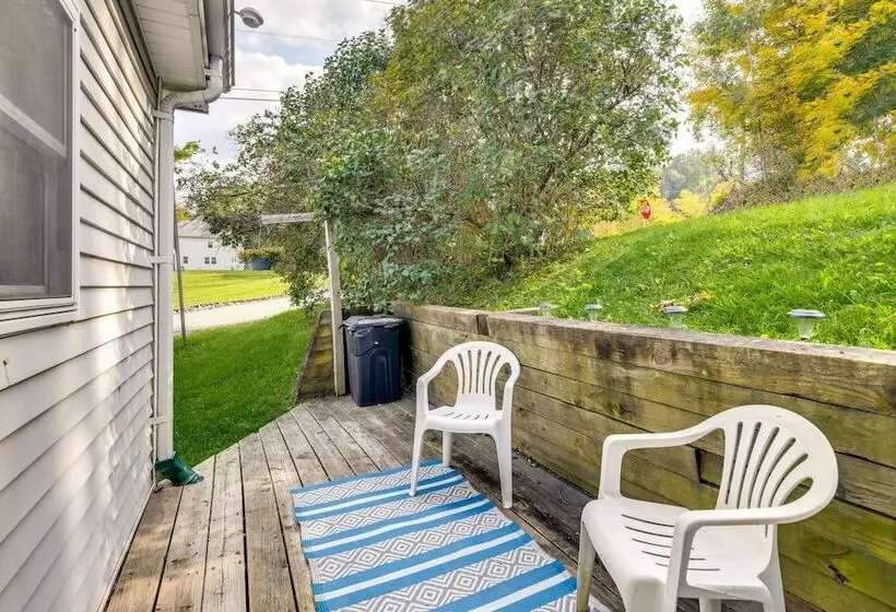 Cozy Vermont Escape   Patio, Lake & Mountain Views