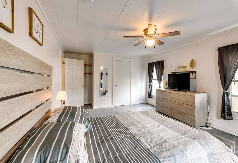 Cozy Vermont Escape   Patio, Lake & Mountain Views