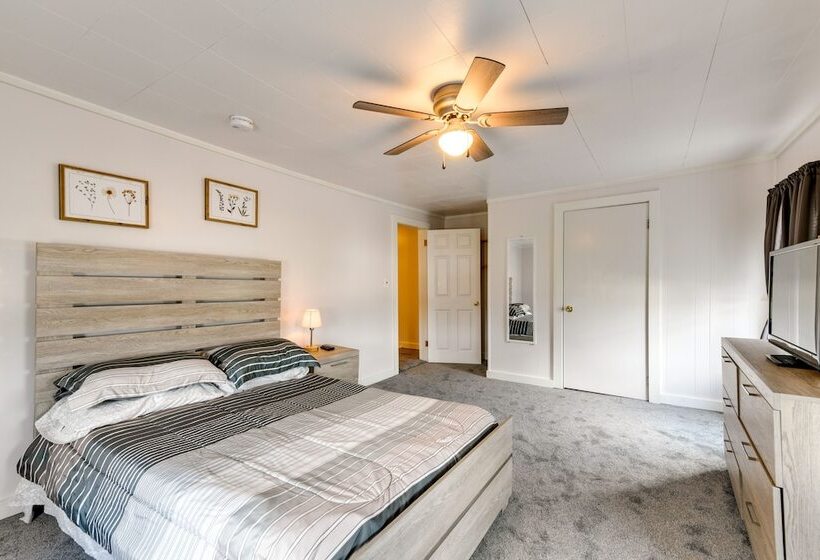 Cozy Vermont Escape   Patio, Lake & Mountain Views