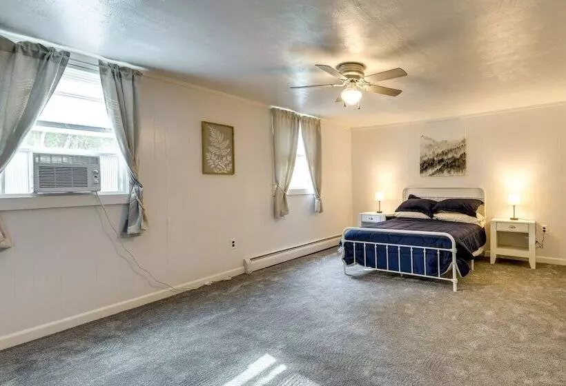 Cozy Vermont Escape   Patio, Lake & Mountain Views