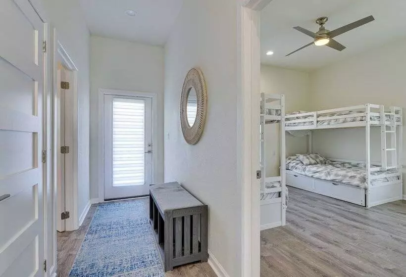 Steps To Ocean: Home W/ Deck In Crystal Beach!