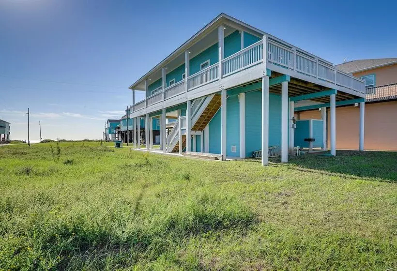 Steps To Ocean: Home W/ Deck In Crystal Beach!