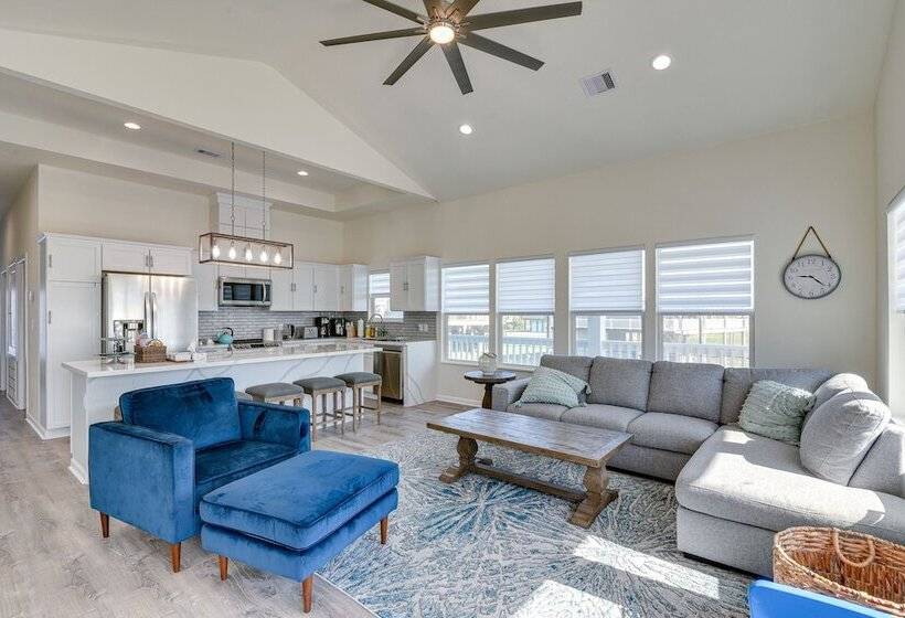 Steps To Ocean: Home W/ Deck In Crystal Beach!