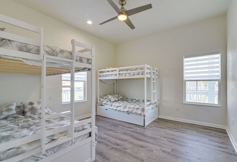 Steps To Ocean: Home W/ Deck In Crystal Beach!