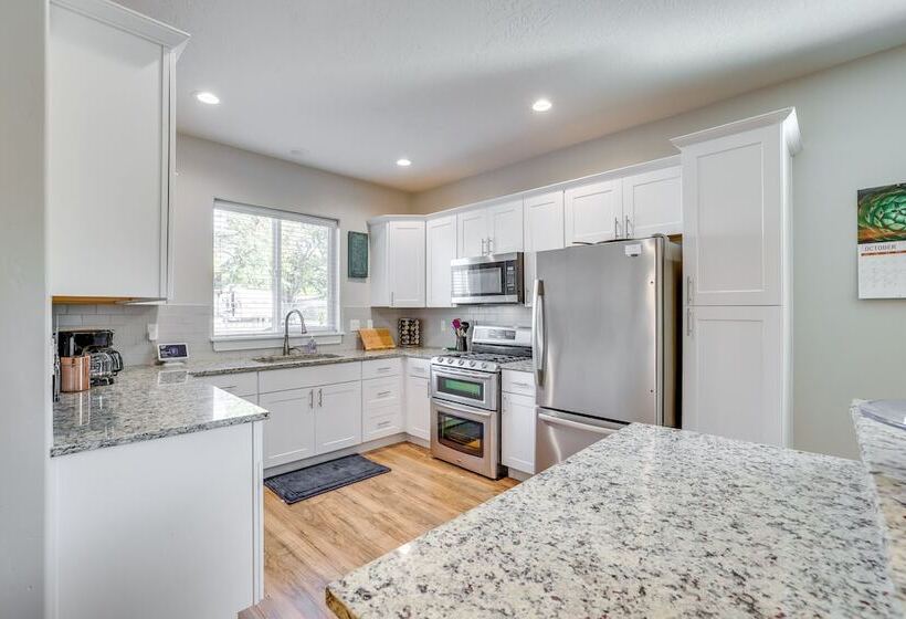 Dog Friendly Boise Home W/ Covered Patio & Grill!
