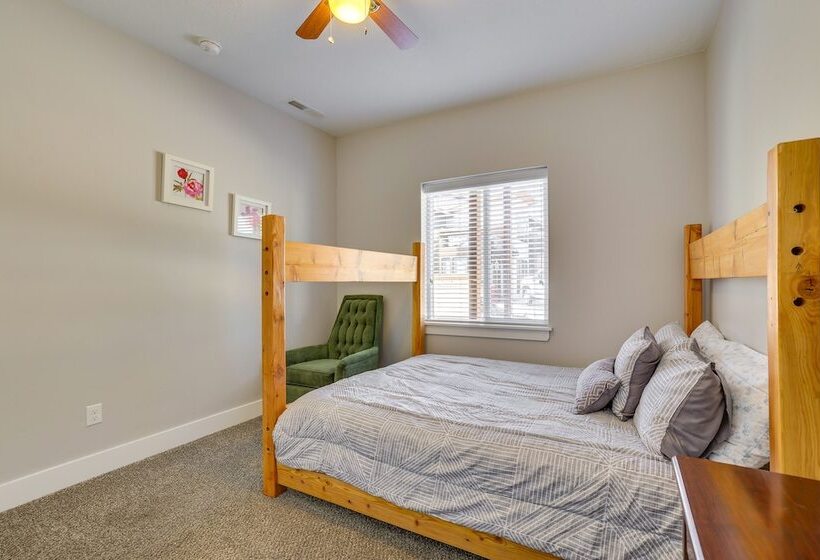 Dog Friendly Boise Home W/ Covered Patio & Grill!