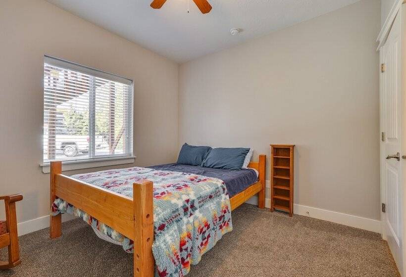 Dog Friendly Boise Home W/ Covered Patio & Grill!