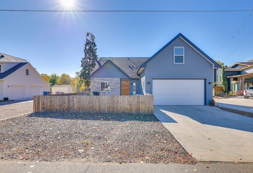 Dog Friendly Boise Home W/ Covered Patio & Grill!