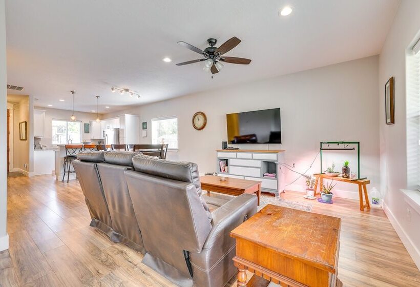 Dog Friendly Boise Home W/ Covered Patio & Grill!
