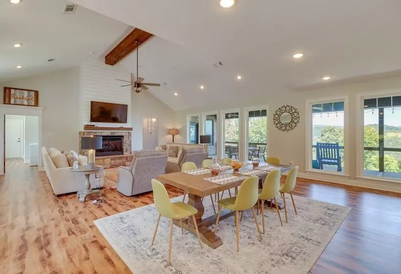 Family Friendly Edgemont Home W/ Deck & Lake Views