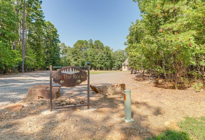 Family Friendly Edgemont Home W/ Deck & Lake Views