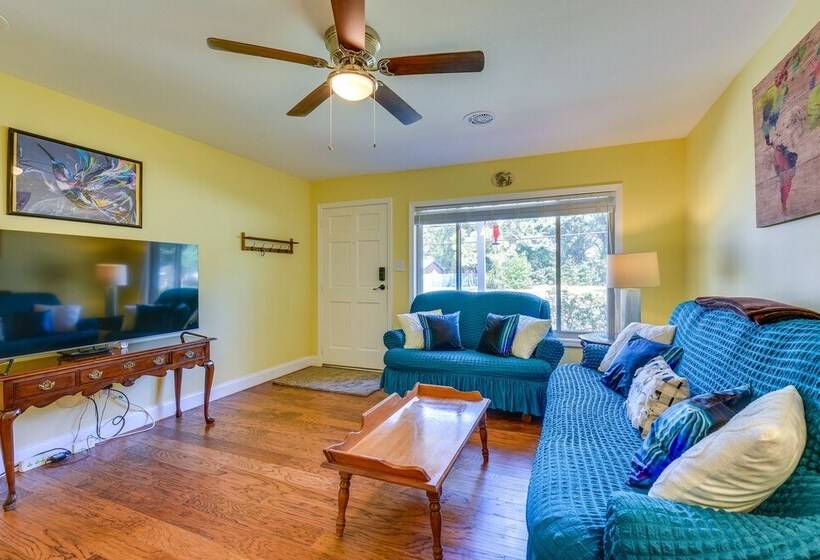 Florida Escape W/ Patio & Fire Pit, Near Beaches!
