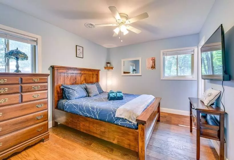 Florida Escape W/ Patio & Fire Pit, Near Beaches!