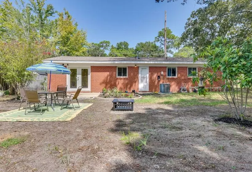 Florida Escape W/ Patio & Fire Pit, Near Beaches!