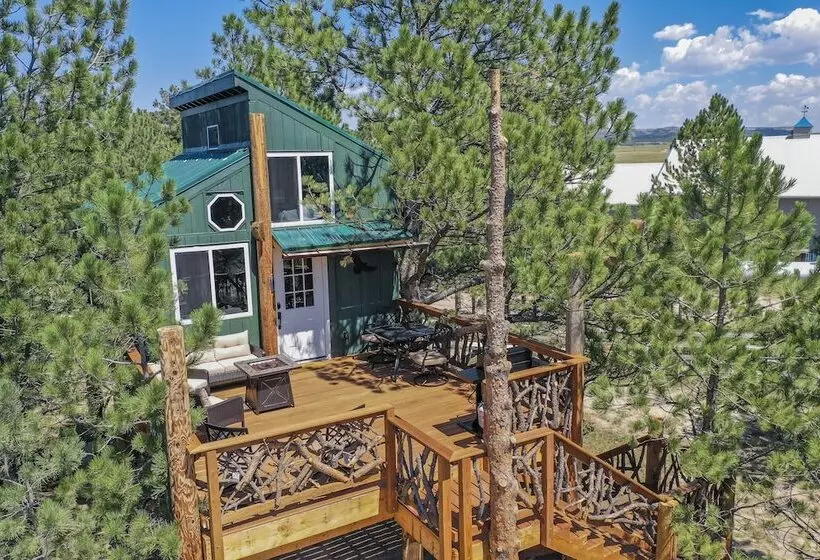 Hotelli Tree Eagles Nest