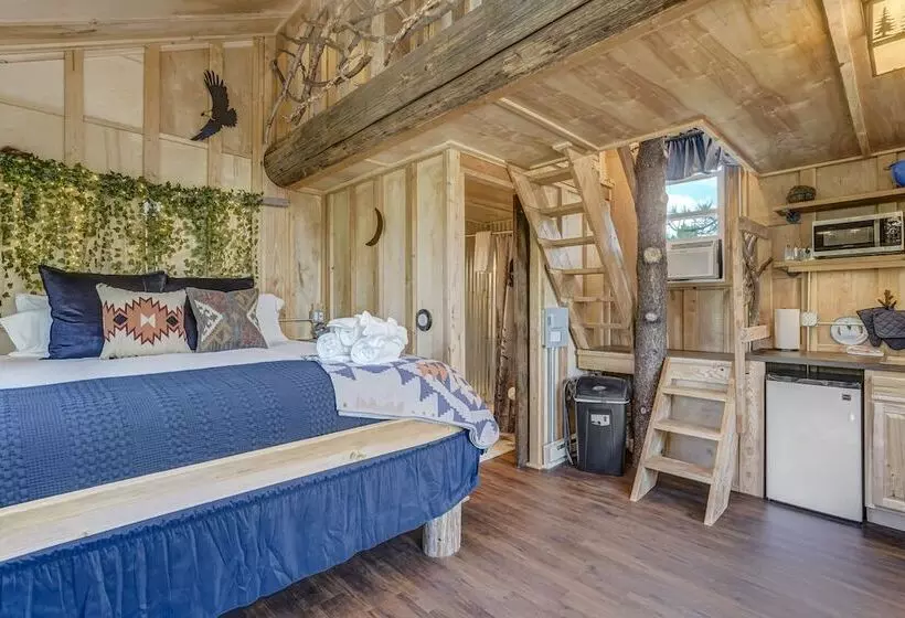 Hotelli Tree Eagles Nest