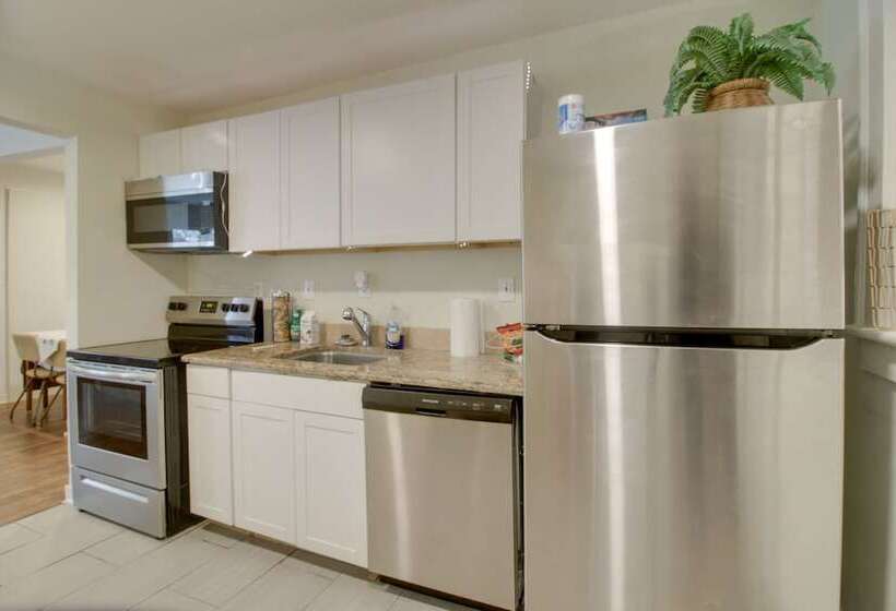 Dog Friendly Shelby Home W/ Private Yard & Hot Tub