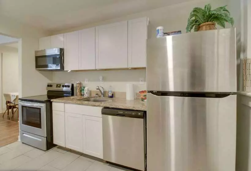 Dog Friendly Shelby Home W/ Private Yard & Hot Tub