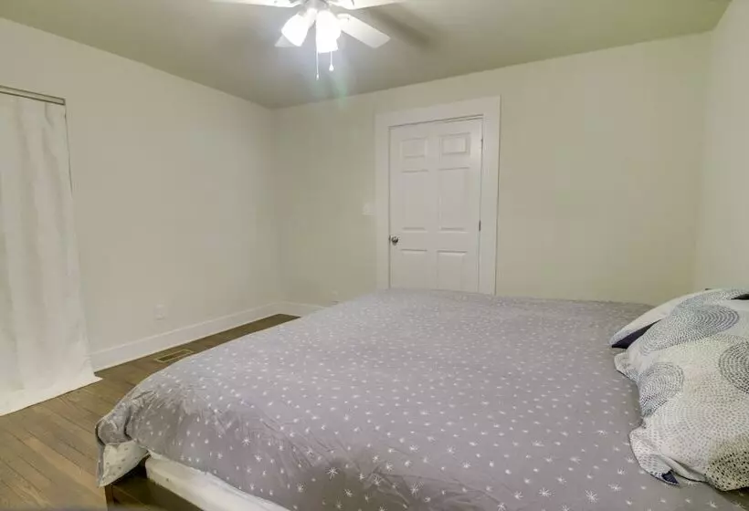 Dog Friendly Shelby Home W/ Private Yard & Hot Tub