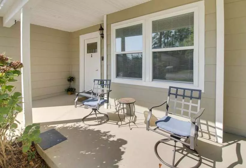 Dog Friendly Shelby Home W/ Private Yard & Hot Tub