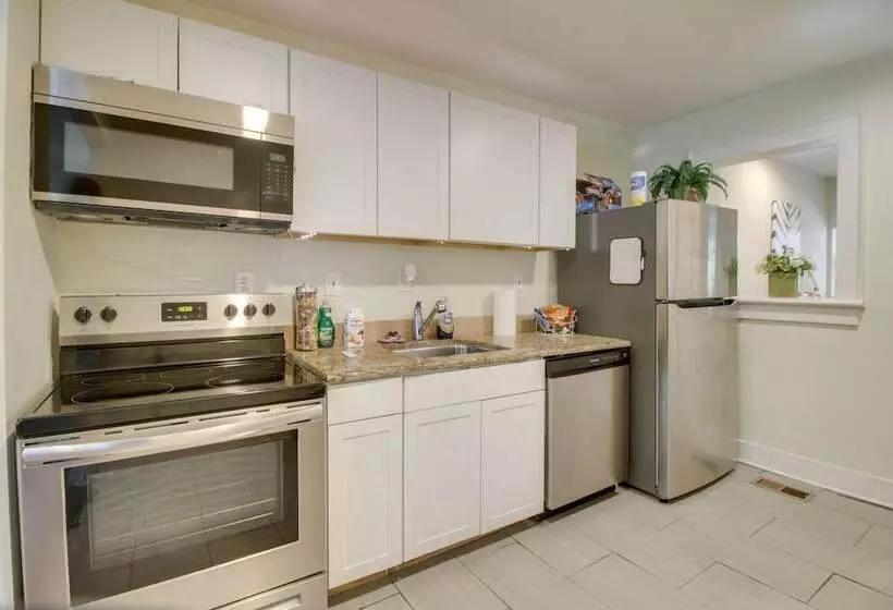 Dog Friendly Shelby Home W/ Private Yard & Hot Tub