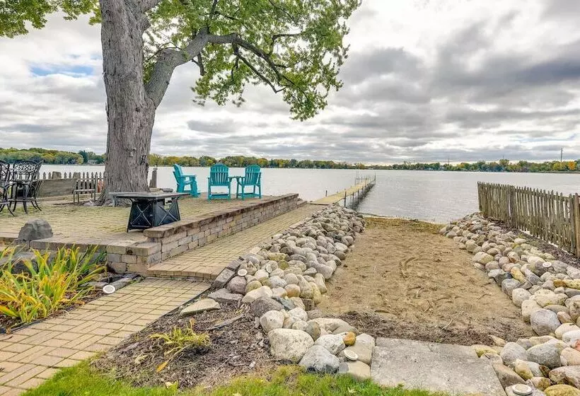 Lakefront Antioch Cottage W/ Dock & Gas Grill!