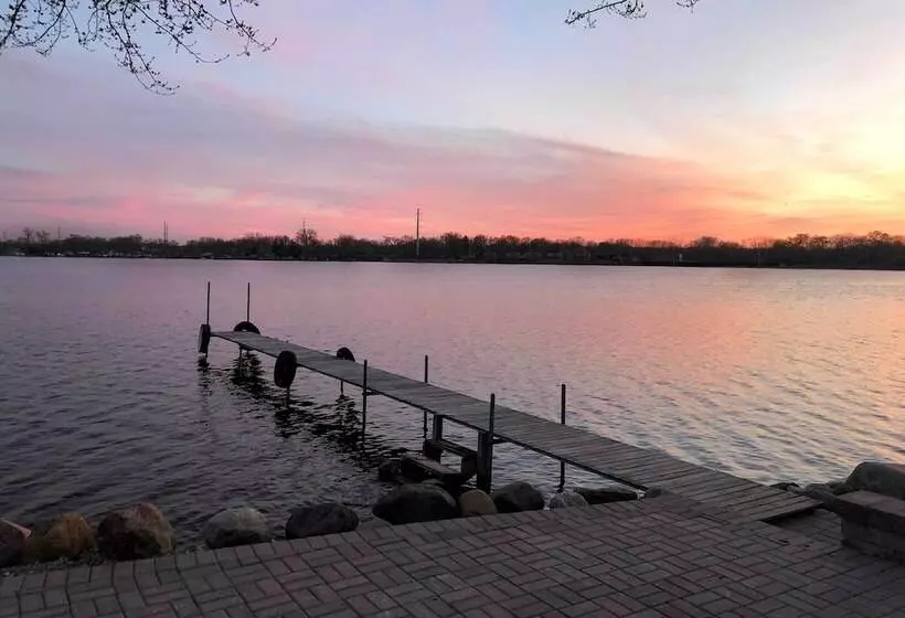 Lakefront Antioch Cottage W/ Dock & Gas Grill!