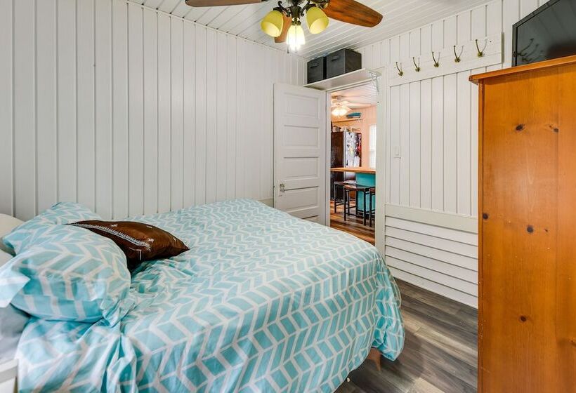 Lakefront Antioch Cottage W/ Dock & Gas Grill!