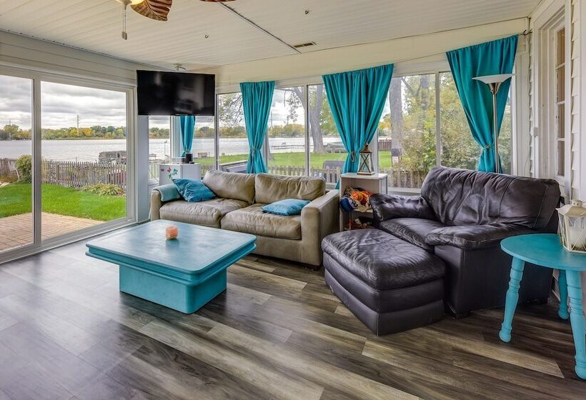 Lakefront Antioch Cottage W/ Dock & Gas Grill!