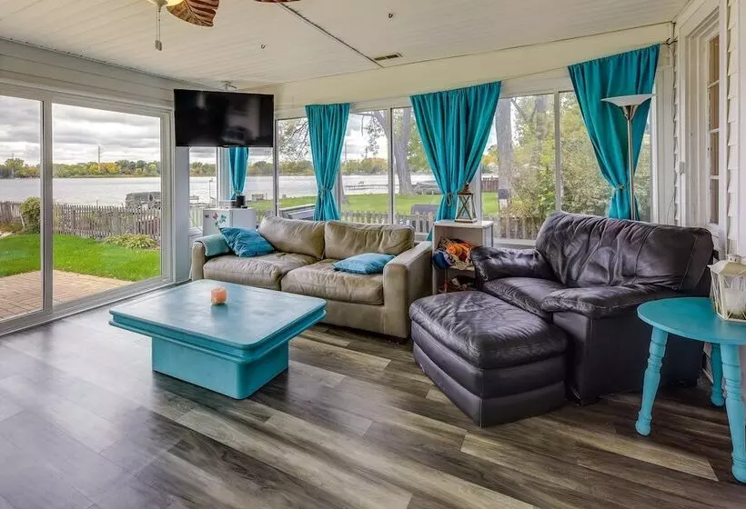 Lakefront Antioch Cottage W/ Dock & Gas Grill!