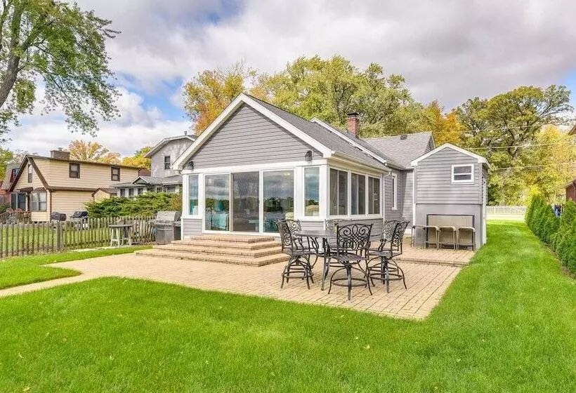 Lakefront Antioch Cottage W/ Dock & Gas Grill!