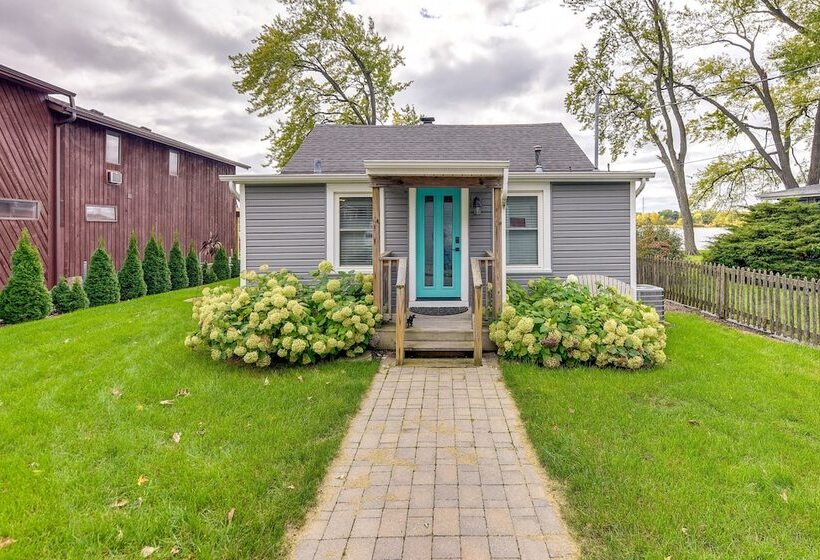 Lakefront Antioch Cottage W/ Dock & Gas Grill!