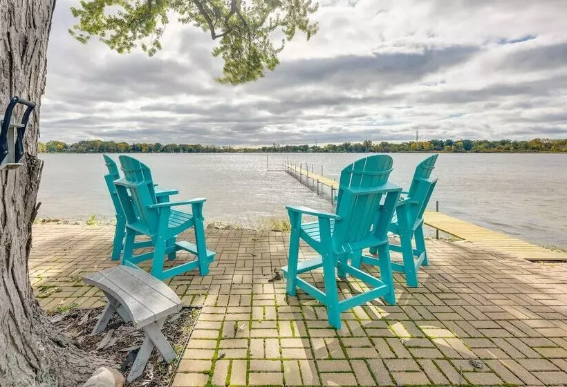 Lakefront Antioch Cottage W/ Dock & Gas Grill!
