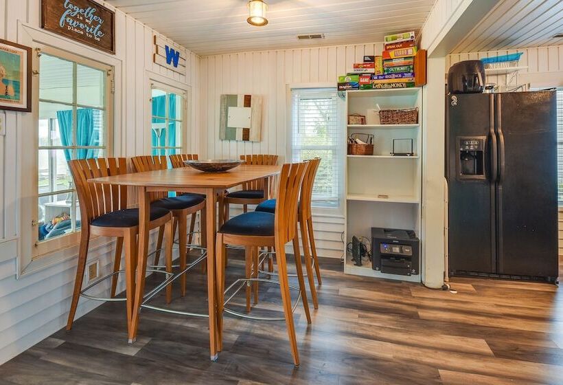 Lakefront Antioch Cottage W/ Dock & Gas Grill!