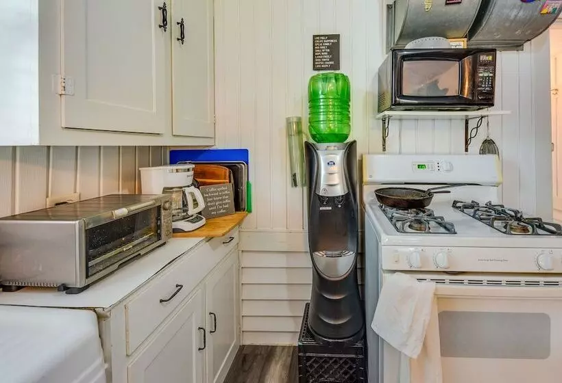 Lakefront Antioch Cottage W/ Dock & Gas Grill!