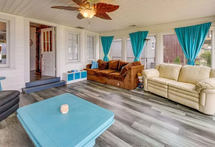 Lakefront Antioch Cottage W/ Dock & Gas Grill!