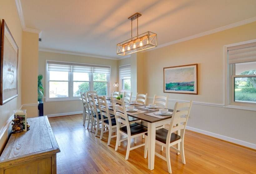 Lakefront Winter Haven Retreat: Hot Tub & Patio!