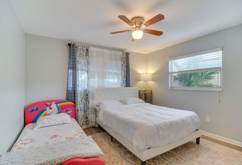 Largo House W/ Backyard Oasis & Proximity To Beach