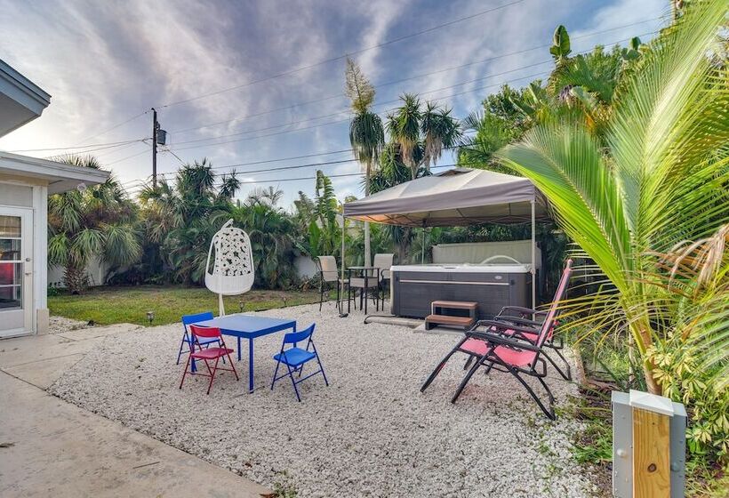 Largo House W/ Backyard Oasis & Proximity To Beach
