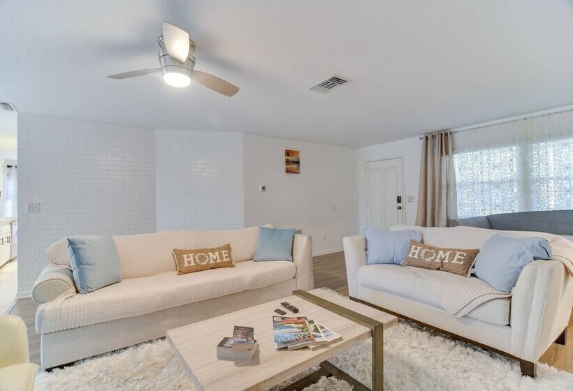 Largo House W/ Backyard Oasis & Proximity To Beach