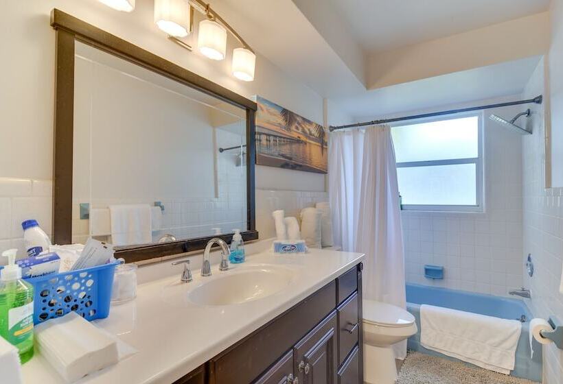 Largo House W/ Backyard Oasis & Proximity To Beach